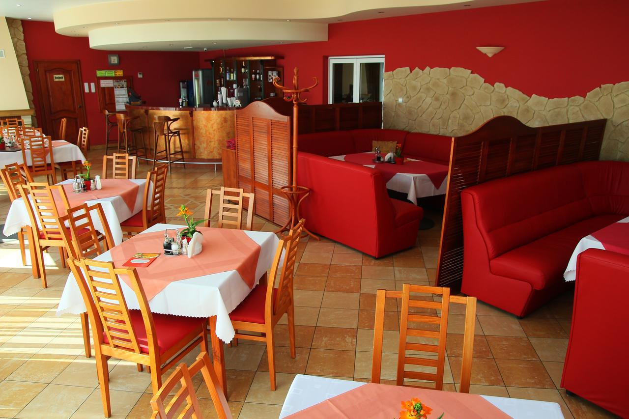 Hotel Extrans Olchowa Exterior foto